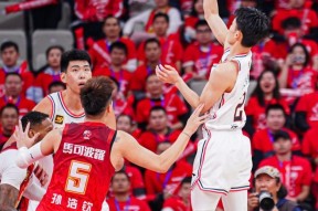 万博体育manbet平台关于国际比赛日突围战来临，深圳男篮围绕法甲造点机会，更衣室稳定，团队化学反应显著的信息