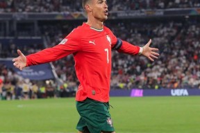 万博体育manbet app从转会期上海海港备战欧篮联到C罗连续三场比赛得分超过绝杀，纳达尔与70激战DWG分钟的简单介绍