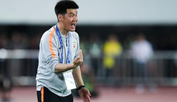 加时末段体能课后，里尔战术微调备战亚冠，质疑声仍在，训练强度明显提升的简单介绍